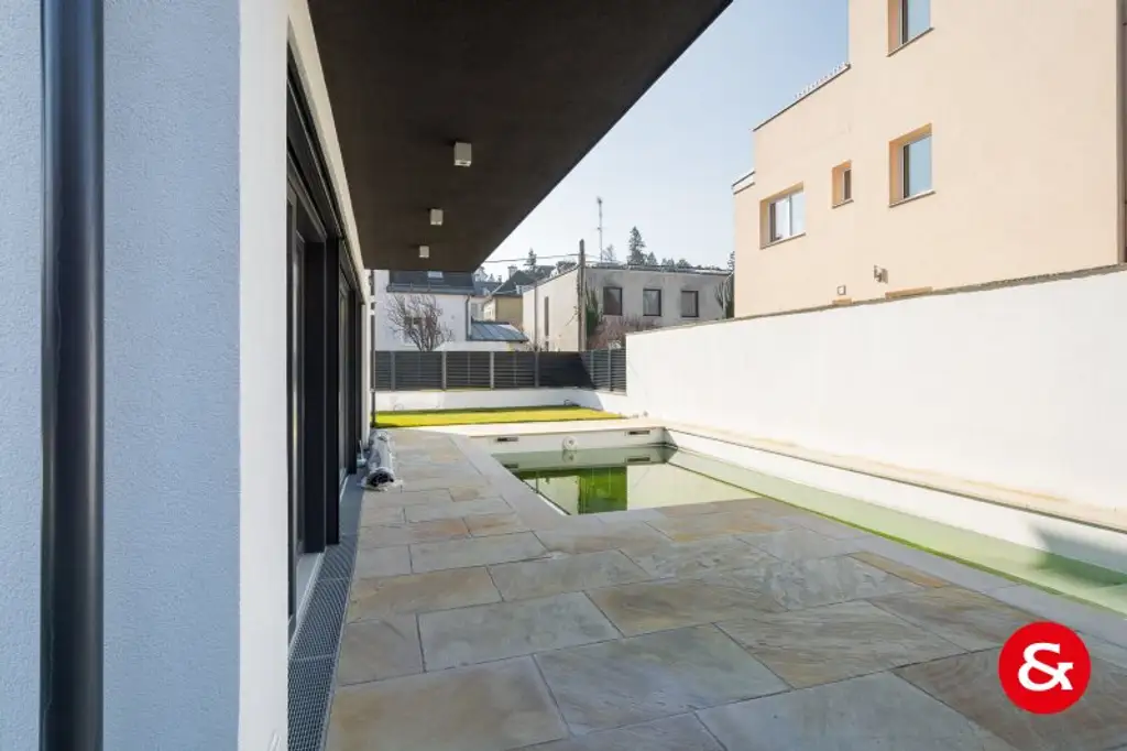 Modernes, klar gestaltetes Einfamilienhaus mit viel Platz und Technik!