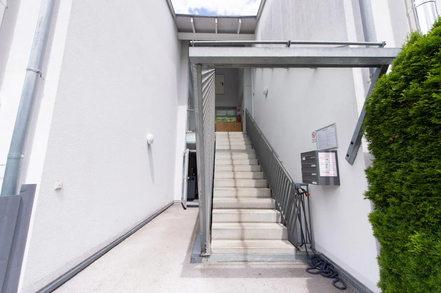 Eigentumswohnung mit vielen Vorzügen – Loggia-Balkon, moderner PV-Anlage & Smart-Home-System!