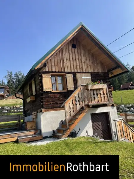 Neuwertiger Bauernhof in sonniger Lage
