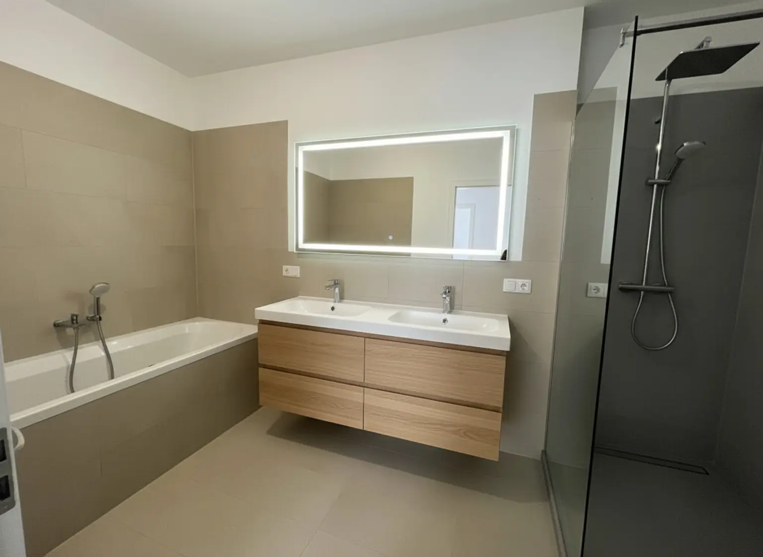 UNDER CONSTRUCTION: Klimatisierte 5-Zimmerwohnung mit 70 m² Terrasse am Kohlmarkt / Under construction: air conditioned 5-room flat with 70 m² terrace on Kohlmarkt