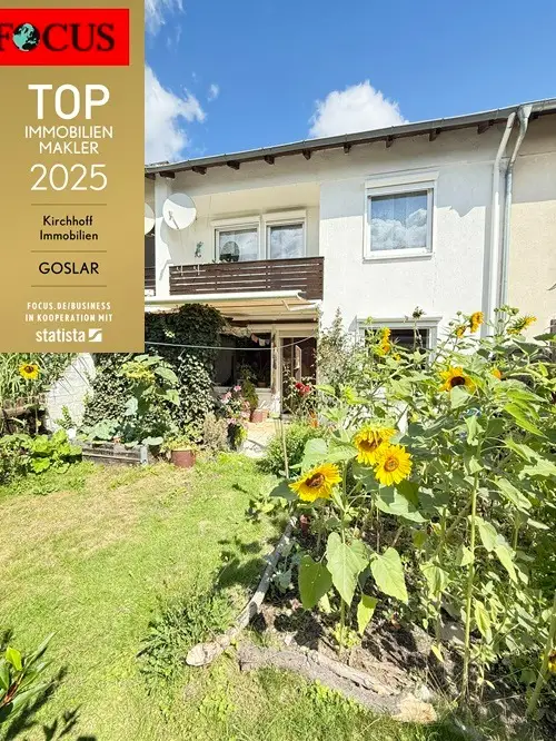 Einziehen und Wohlfühlen: Reihenmittelhaus mit sonnigem Garten und überdachter Terrasse in Vienenburg
