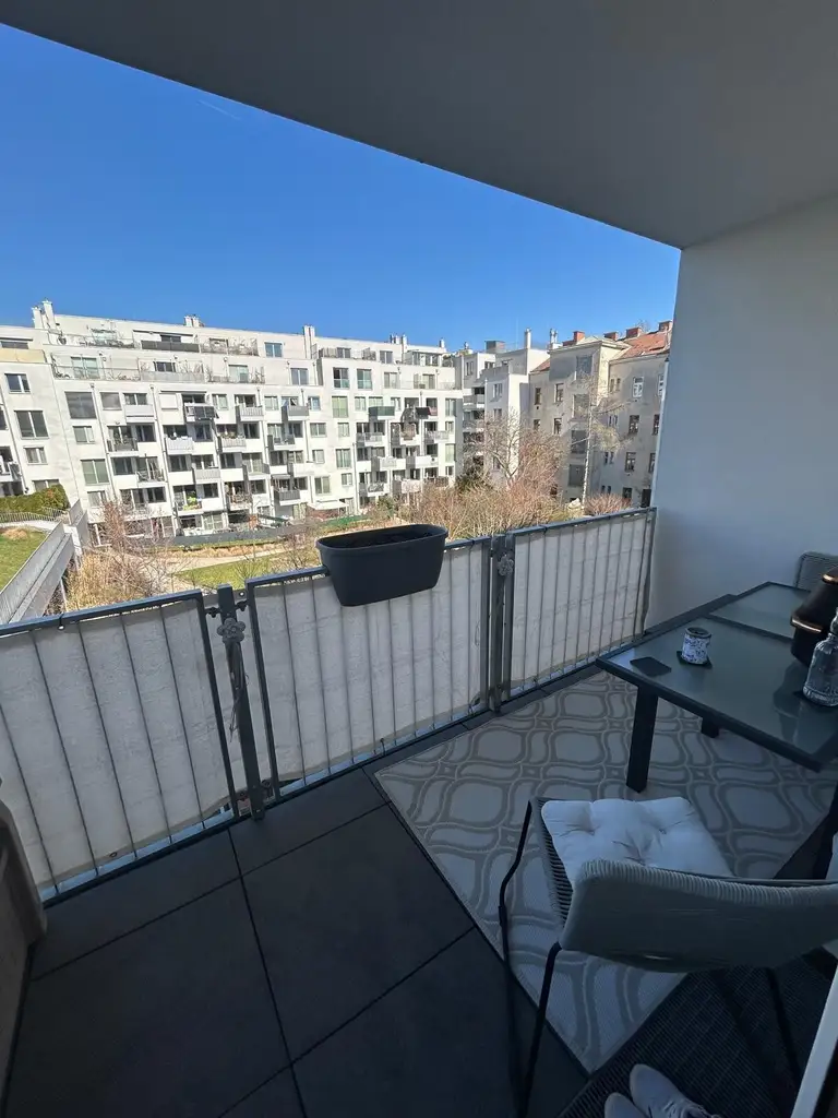 Charmante 3-Zimmer-DG-Wohnung mit 2 Balkonen und Terrasse