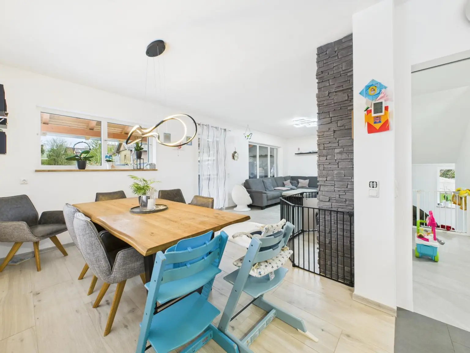 NÄHE WELS: Hochwertig modernisiertes Einfamilienhaus mit Traumgarten, Luxus - Poolanlage & smarter Haustechnik