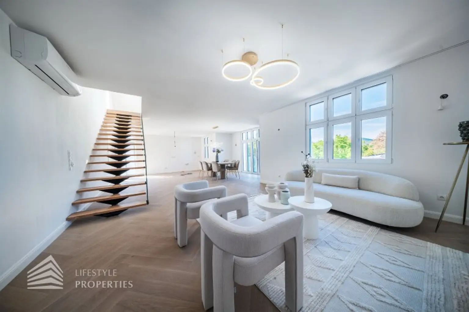 Exklusive 3-Zimmer DG-Wohnung, Nähe Pötzleinsdorfer Schlosspark by Lifestyle Properties, Stock-im-Eisen-Platz 3