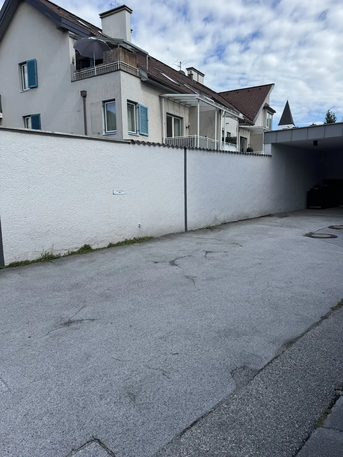 "GNIGL - Voll vermietetes Wohn- und Geschäftshaus in gut erreichbarer Lage"