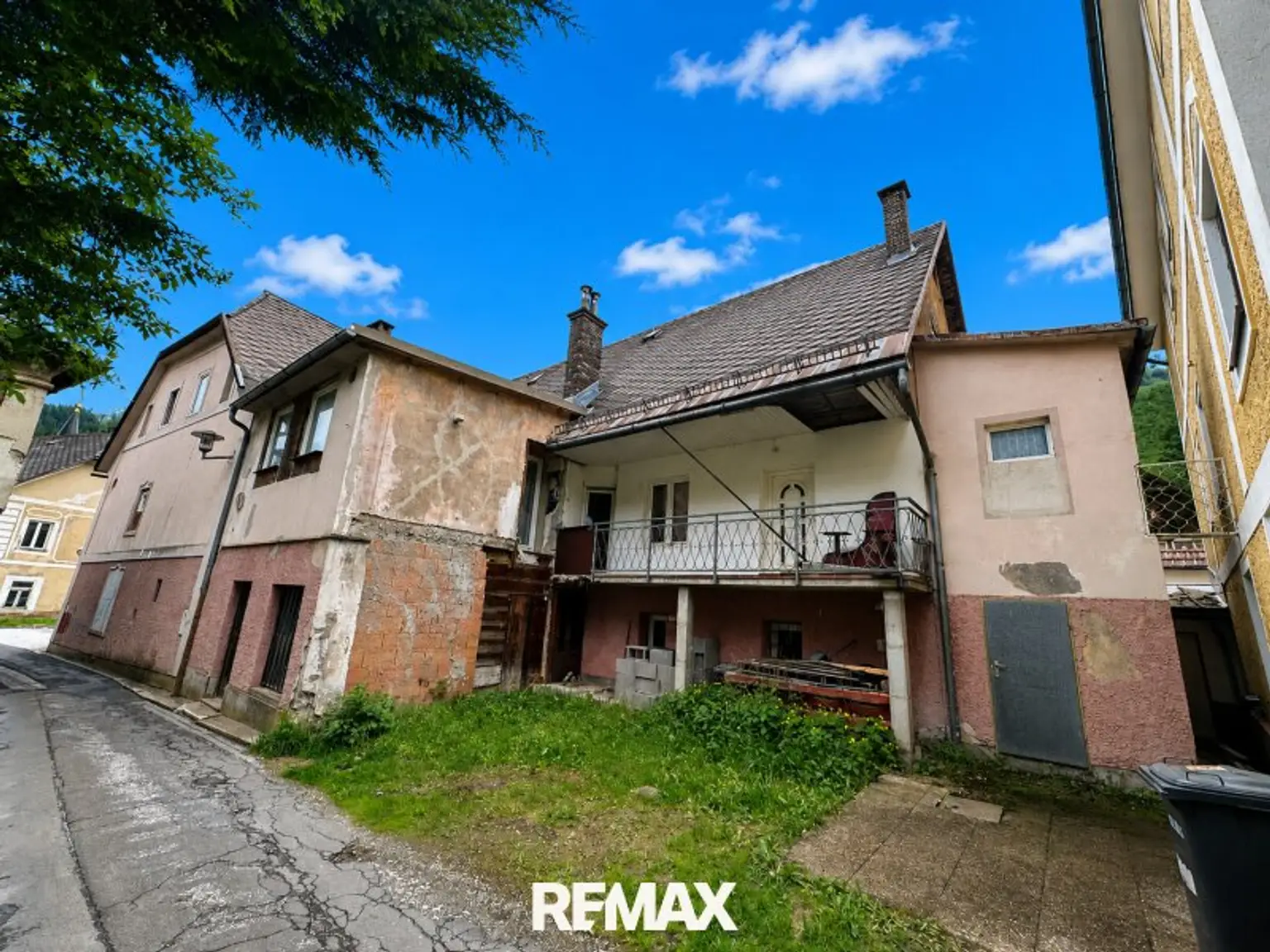 ***Mehrfamilienhaus mit Riesenpotential im Zentrum von Eisenerz***