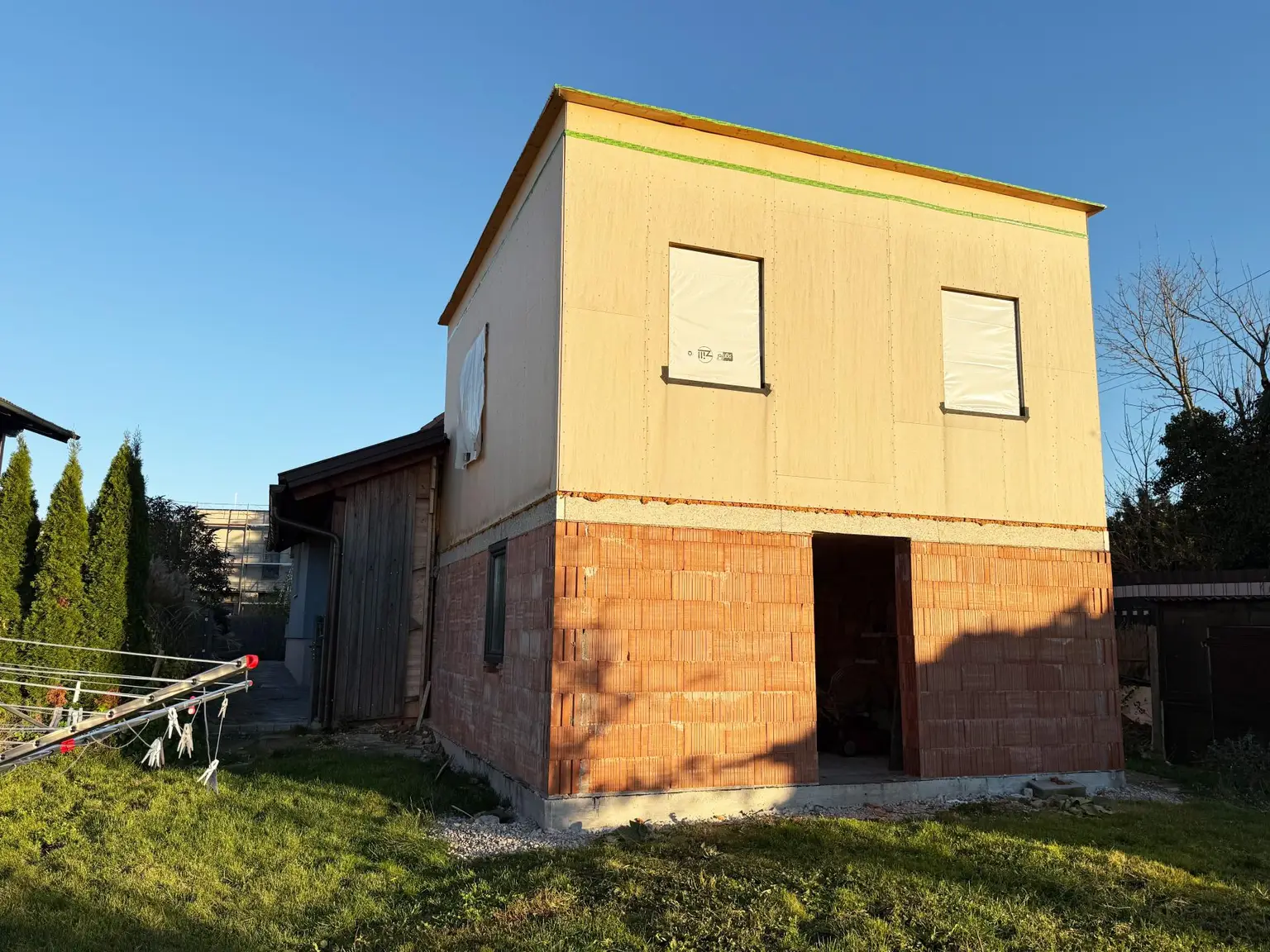 Einfamilienhaus in Ybbs - neuer Wohntrakt zum Fertigstellen inklusive!