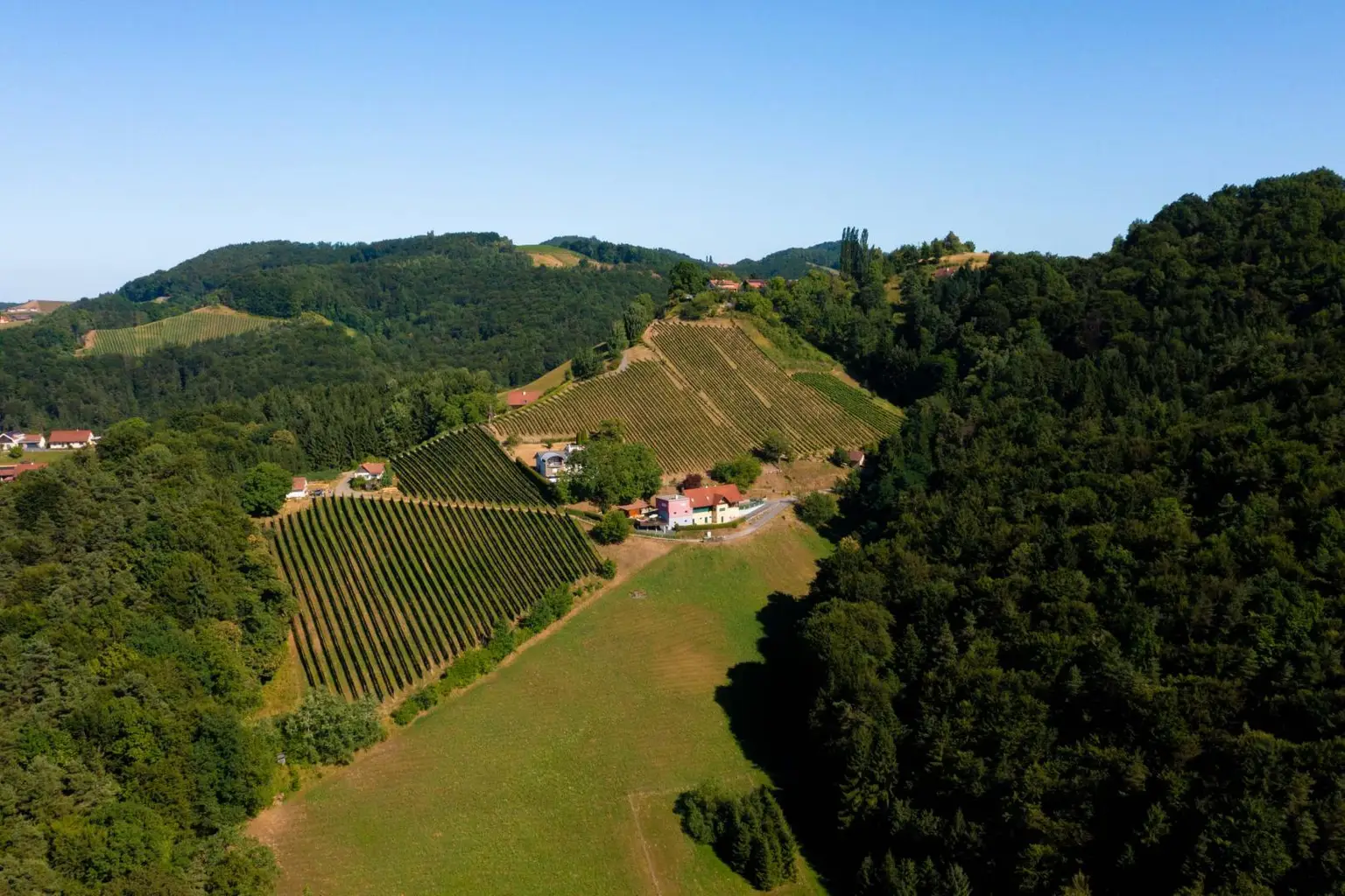 "Privates Paradies mit Panorama – 5 Hektar Freiheit & ein Zuhause zum Verlieben"