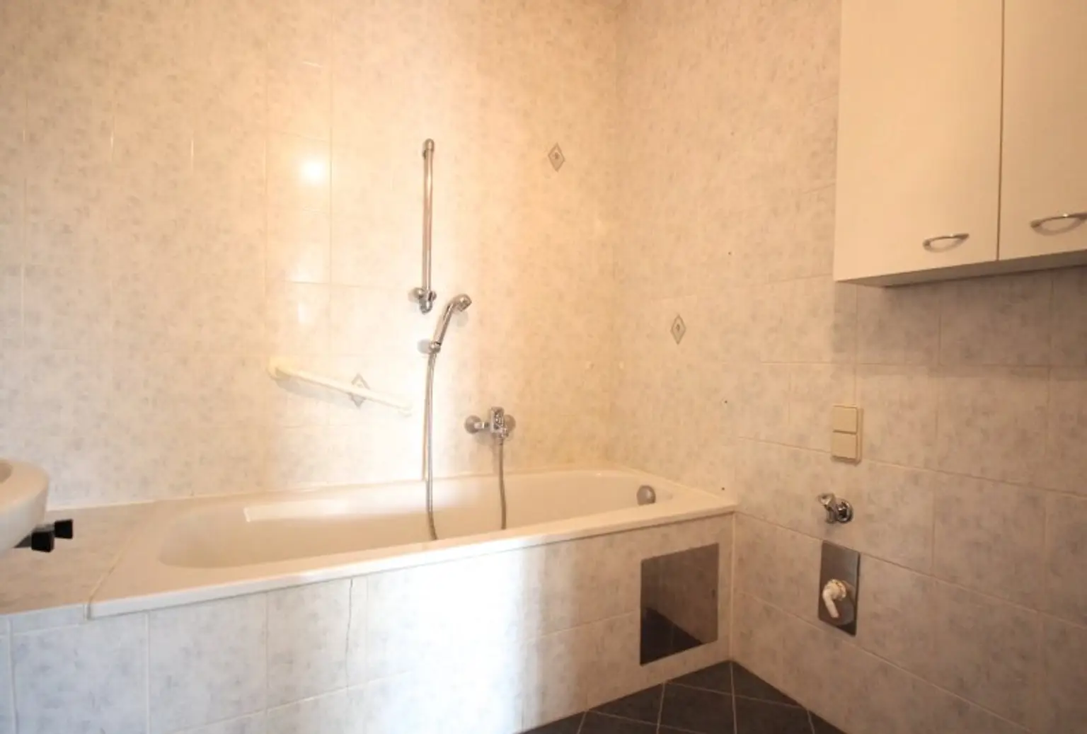 Schöne 2-Zi-Wohnung in Zentrumslage inkl. Tiefgaragenplatz