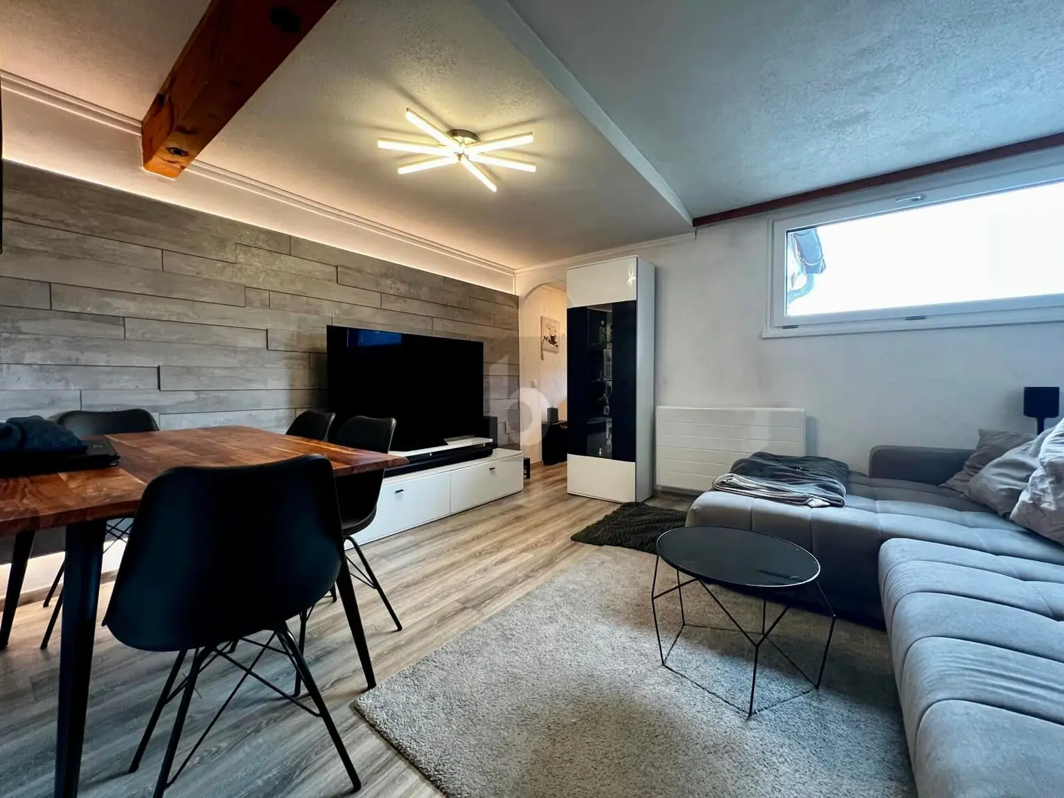 SONNIGE DACHTERRASSE IN ZENTRUMSLAGE!