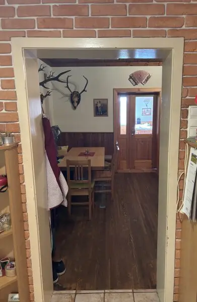 ** LEGENDE IN DER WEINIDYLLE ** D. Ehrensdorf !! Gepflegtes Haus mit ca. 245 m2 Nfl. in gediegener Ortsrandlage - Hauptwohnsitz möglich !!