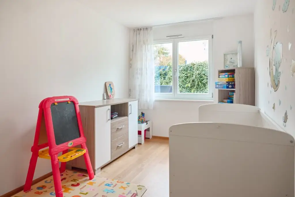 Sonnige 4 Zi Gartenwohnung in Ruhelage (S-Bahn Liesing Nähe) mit Garage