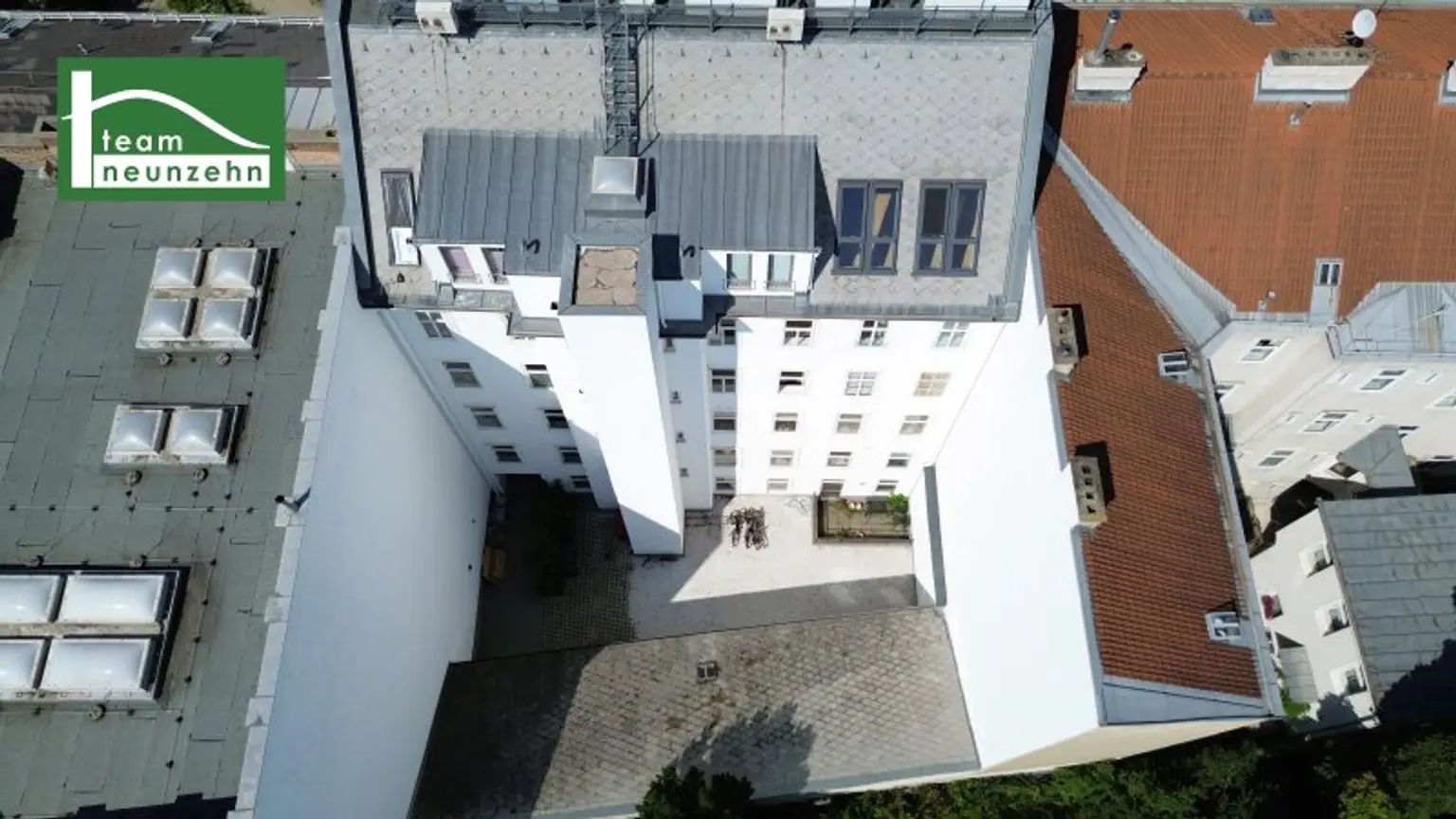 Exklusive Dachgeschosswohnung mit modernem Flair im sanierten Altbau