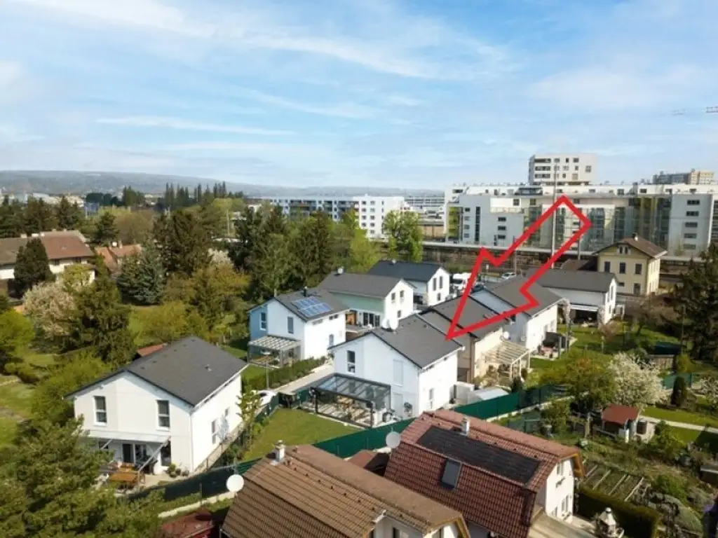 Ruhiges Familienparadies in TOP-LAGE mit Wintergarten, 2 Stellplätzen & Glasfaser – Bezugsfertig!