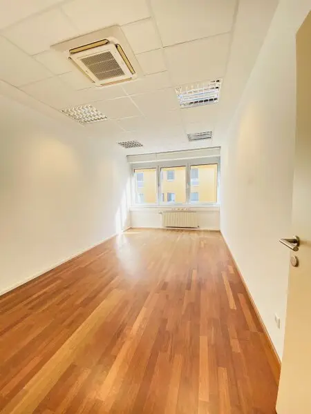 Büro/Praxisfläche- in exklusiver Lage zu vermieten