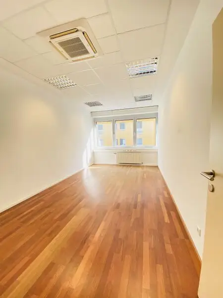 Büro/Praxisfläche- in exklusiver Lage zu vermieten