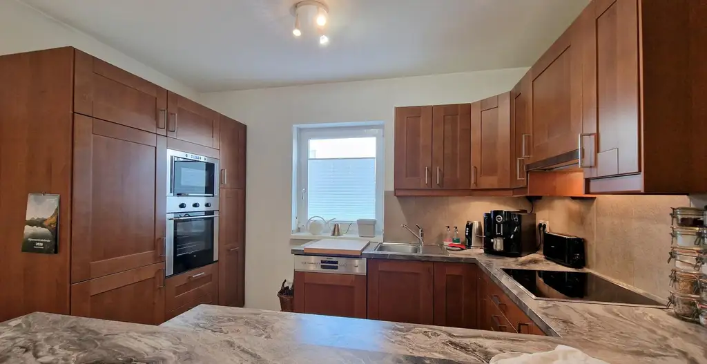 Charmantes Reihenhaus mit Garten, Pool und Terrasse – gepflegt & bezugsbereit ab Sommer 2026