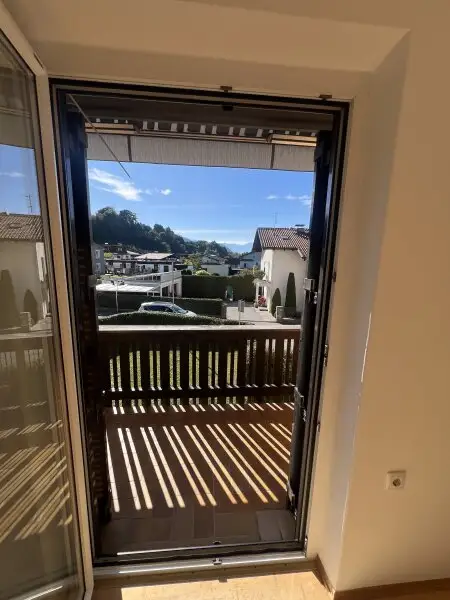 VOLDERS - Sonnige 3 Zi.-Wohnung mit Balkon und eigenem Gartenanteil zur Vermietung