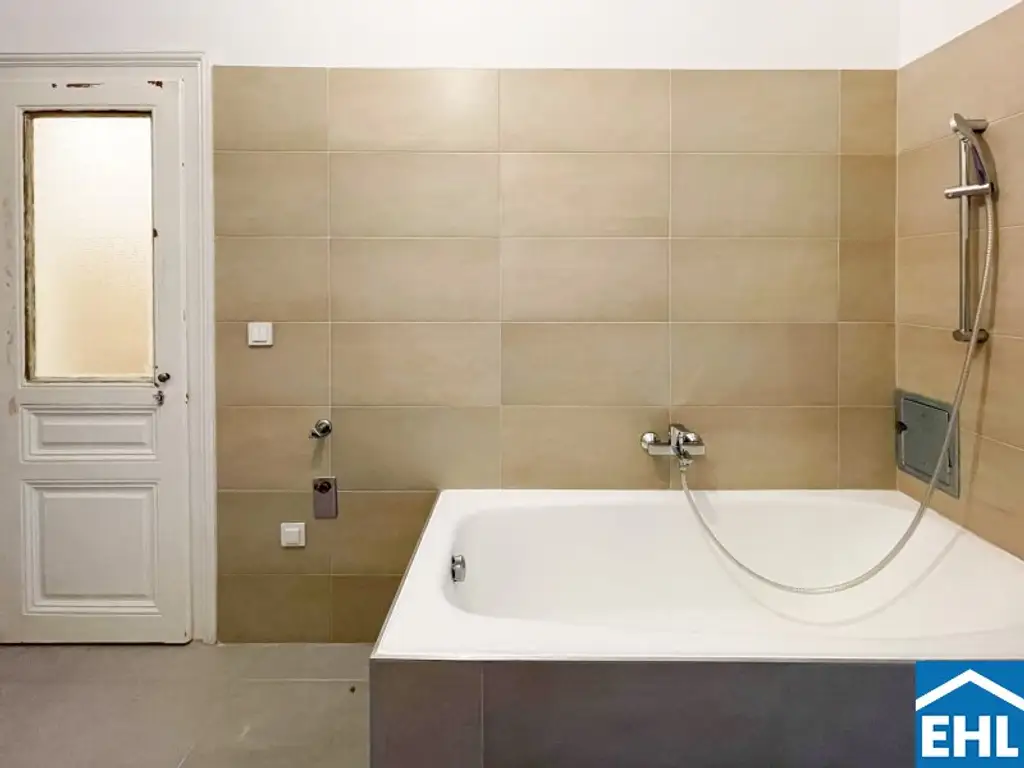 Gemütliche 3-Zimmer-Altbauwohnung mit separater Küche in U-Bahn-Nähe