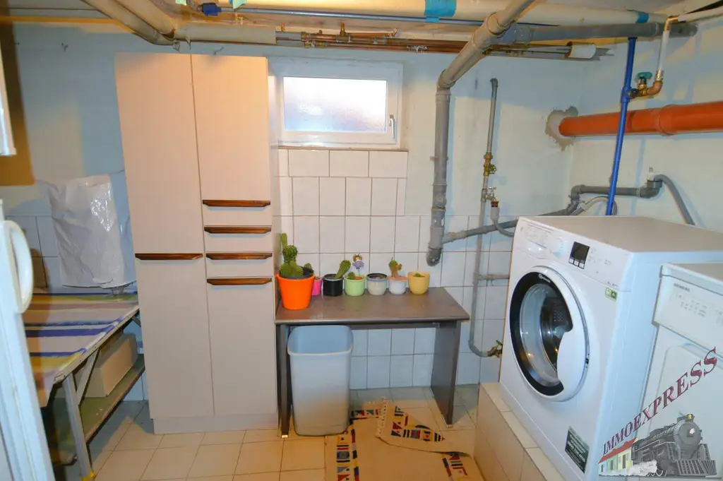 Gepflegtes Einfamilienhaus - Doppelcarport - Garage - neue Pelletheizung mit Solaranlage