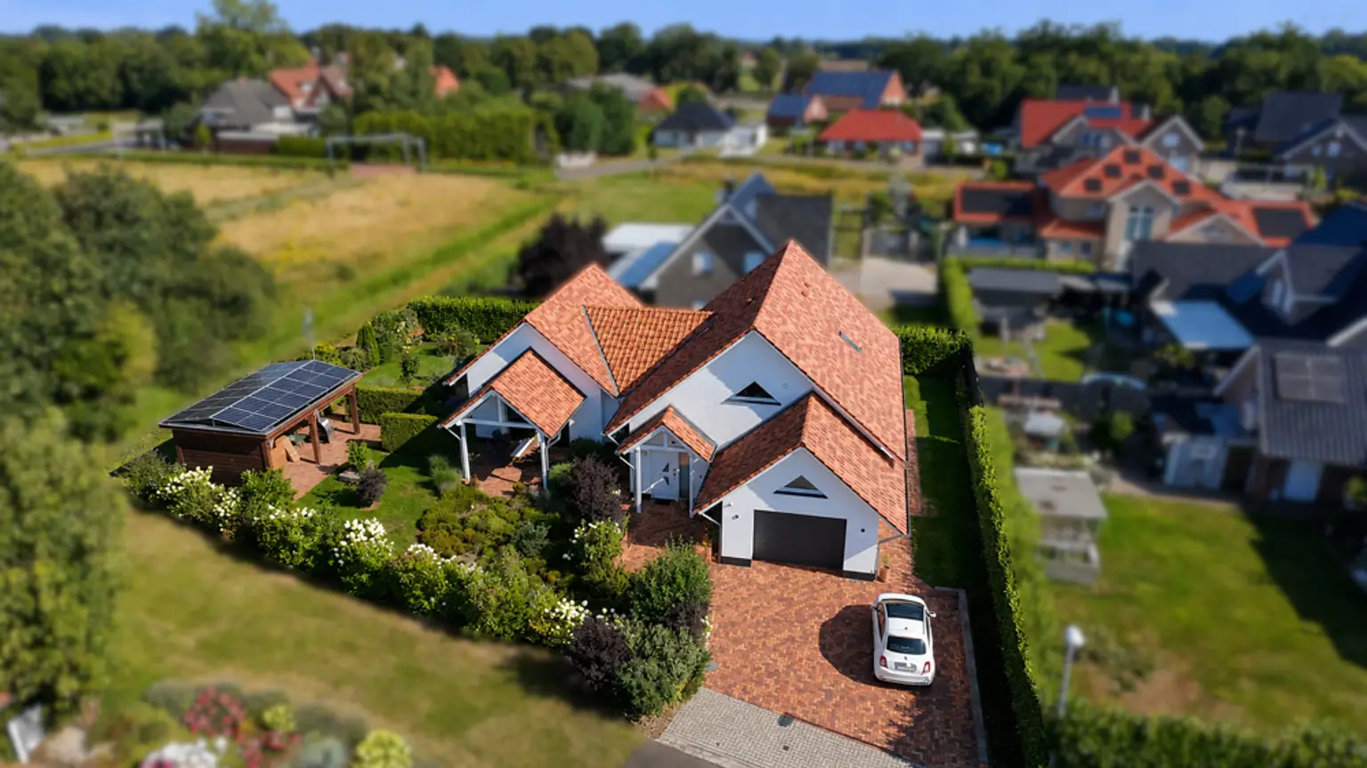 Baujahr 2019! Moderne Landhausvilla mit viel Platz!