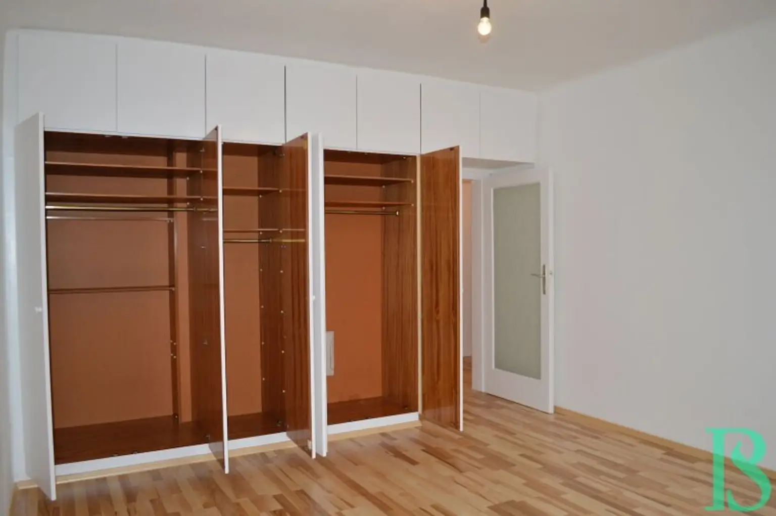 Sonnige, top renovierte 3-Zimmer Wohnung - Studenten willkommen