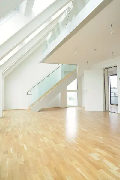 Erstbezug Open Space Büro & 2-Zimmer-Wohnung mit separatem Zugang