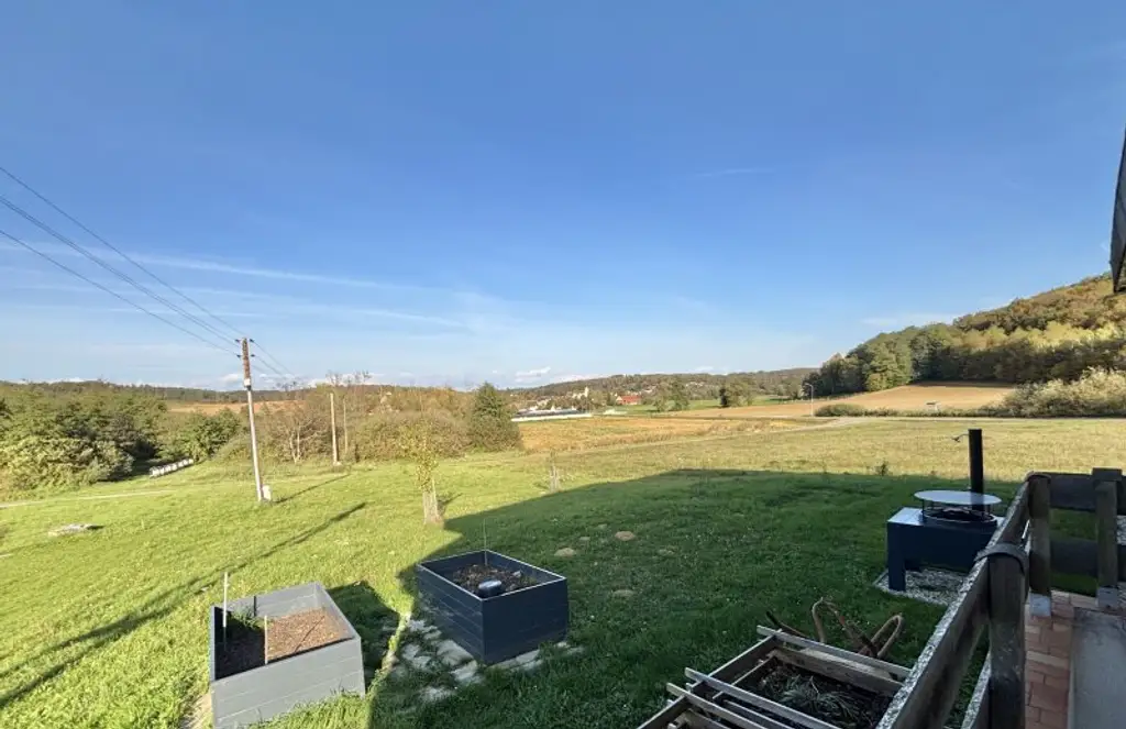 ** FAMILYS BEST **   Reinersdorf !! Bungalow mit ca. 122 m2 Wfl. in ruhiger, idyllischer Ortsrandlage mit ca. 1.200 m2 Eigengrund !!