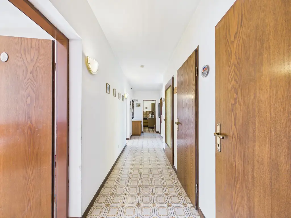 Energieautarkes Leben im Rosental – Bauland, Wohnhaus, Nebengebäude, Hackschnitzelheizung, Fernwärme