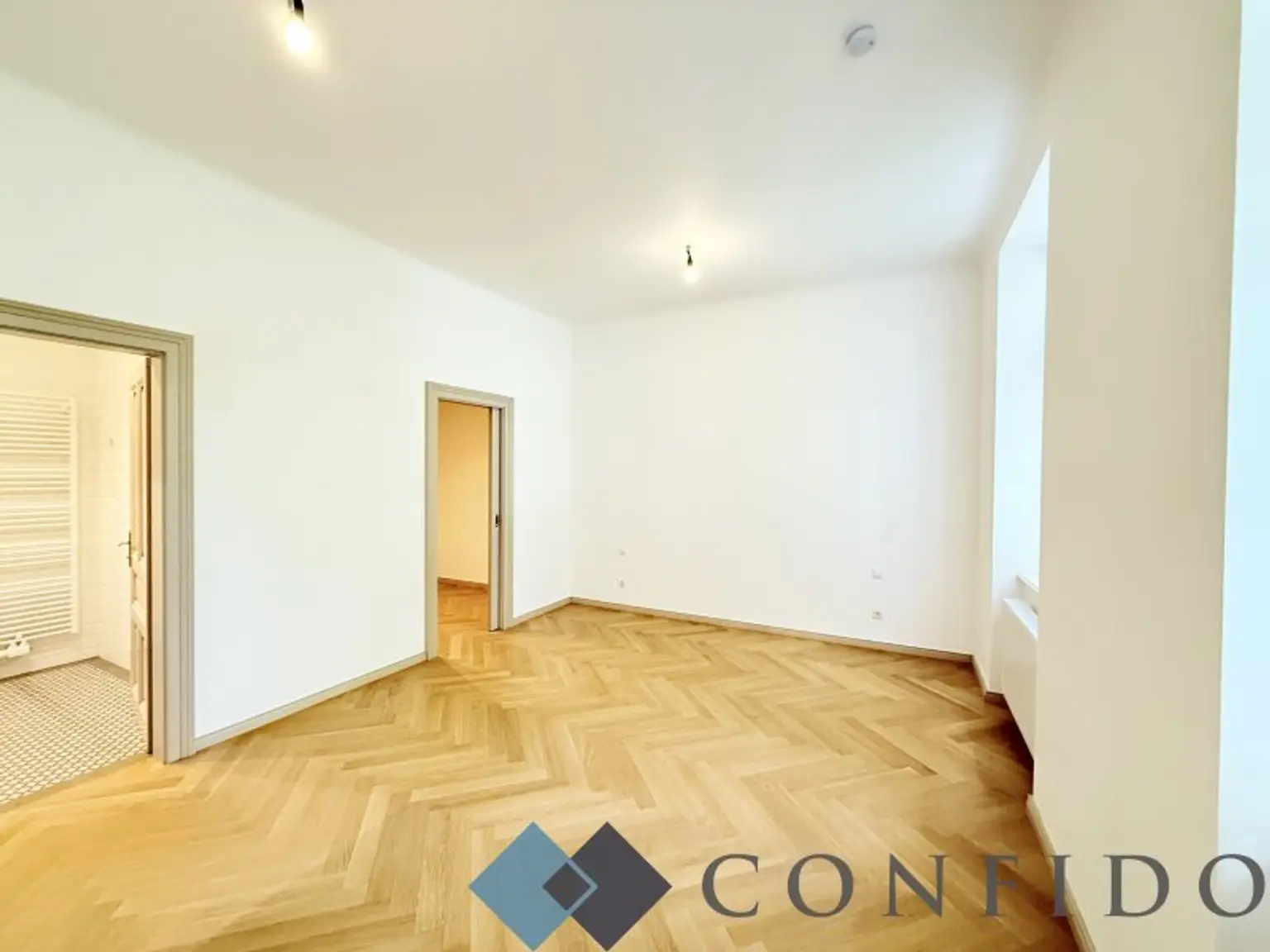 AM HEUMARKT - Traumhafte 4 Zimmer Altbauwohnung in großartiger Lage!