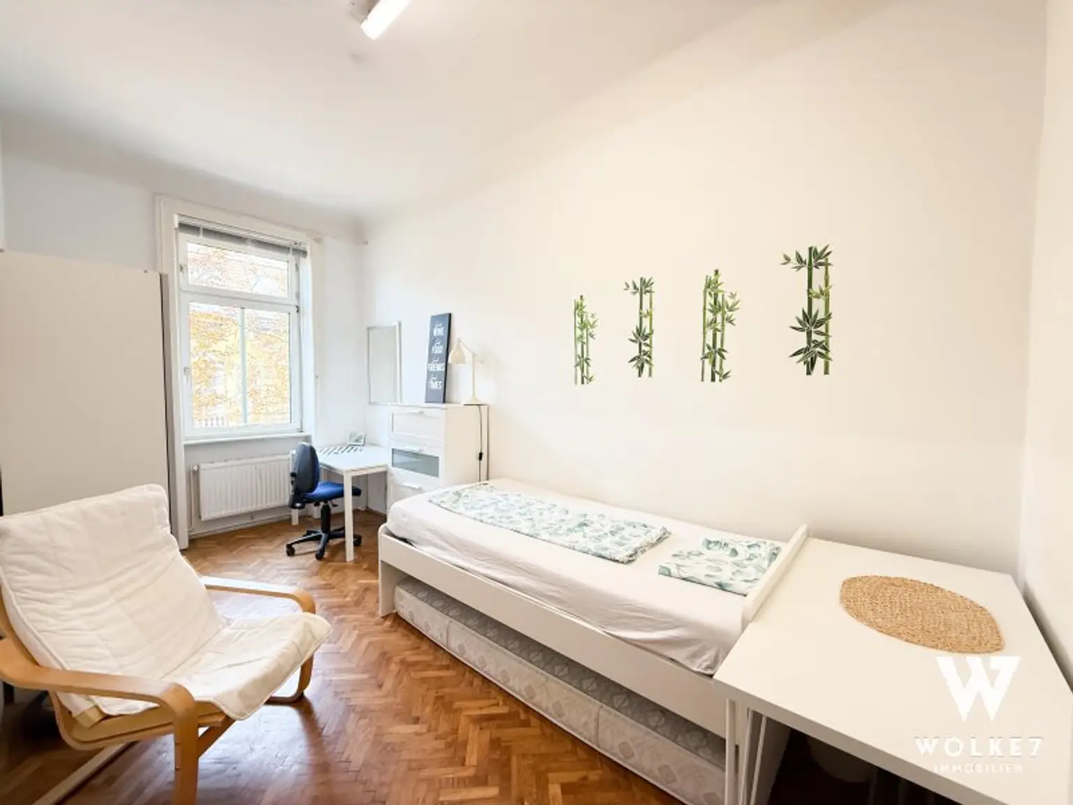 Sonnige, stilvolle 5-Zimmer-Altbauwohnung im sanierten Gründerzeithaus – ideal für WGs oder Familien