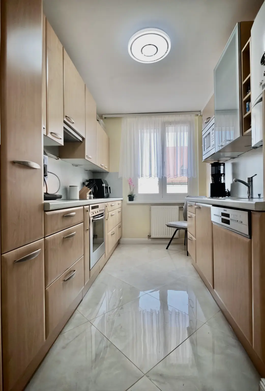 Top-Zustand & Zentral: Vollmöblierte 3-Zimmer-Wohnung mit Loggia!