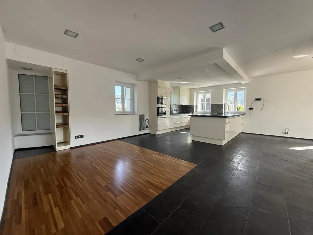 Provisionsfrei!! Großzügige Eigentumswohnung mit Garten, Terrasse & 2 Garagen in Gratwein-Straßengel