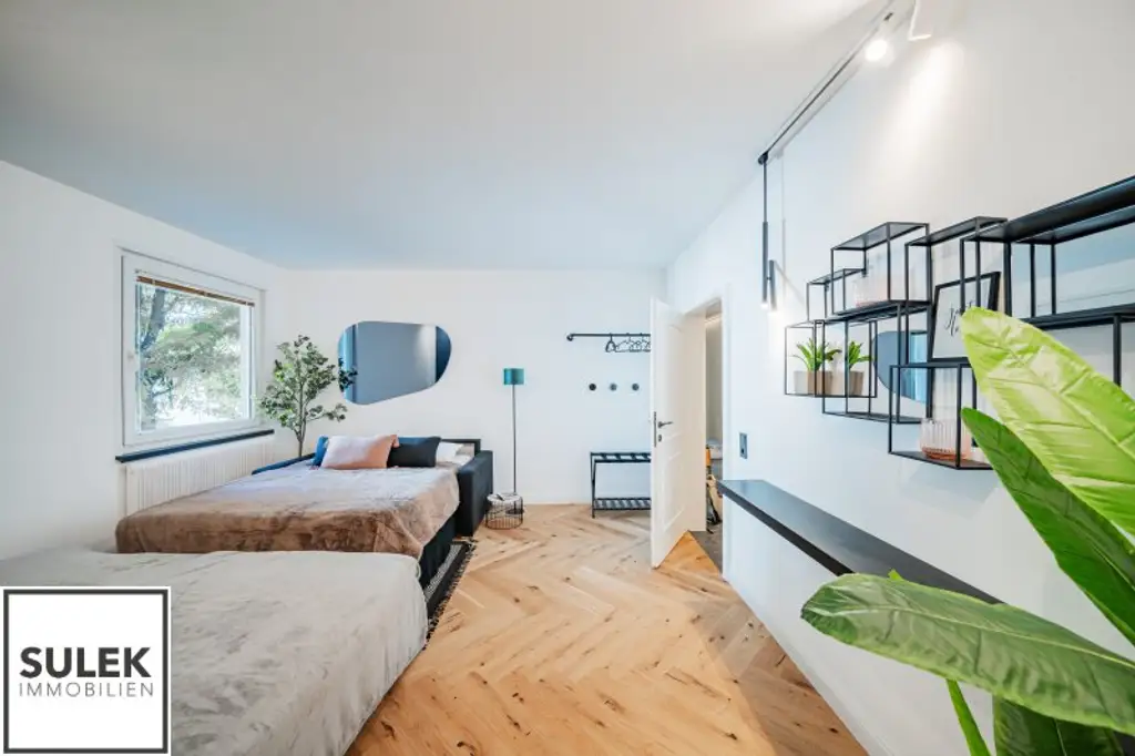 Ruhige, sanierte 3,5 Zimmer Wohnung mit Designer-Bad und Küche + Garage (optional!) in Mariahilf - beziehbar ab 01/26!