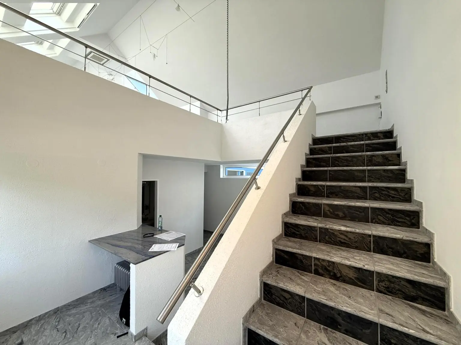 Modernes Atelier, Loft, Dachterrasse im Neunzehnten // Modern Studio, loft, roof terrace in the nineteenth //