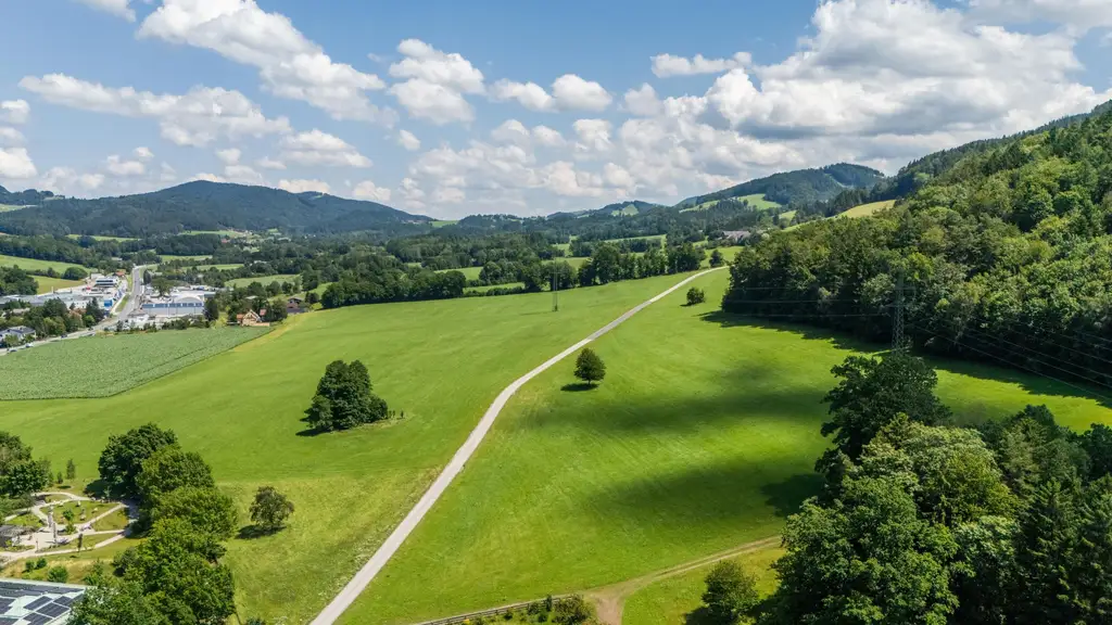 "Ein-/Zweifamilienhaus in ruhiger Lage – mit Sauna & Kachelofen!"