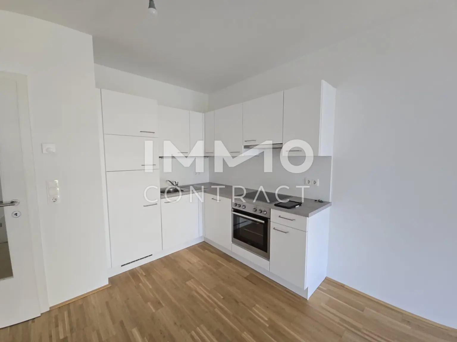 STRASSGANGER Straße 380c : Freundliche 2 Zimmer- Wohnung mit großem Balkon - Straßganger Straße 380 c - Top 12c