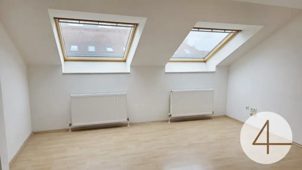 Gesamtes Dachgeschoß steht zum Verkauf