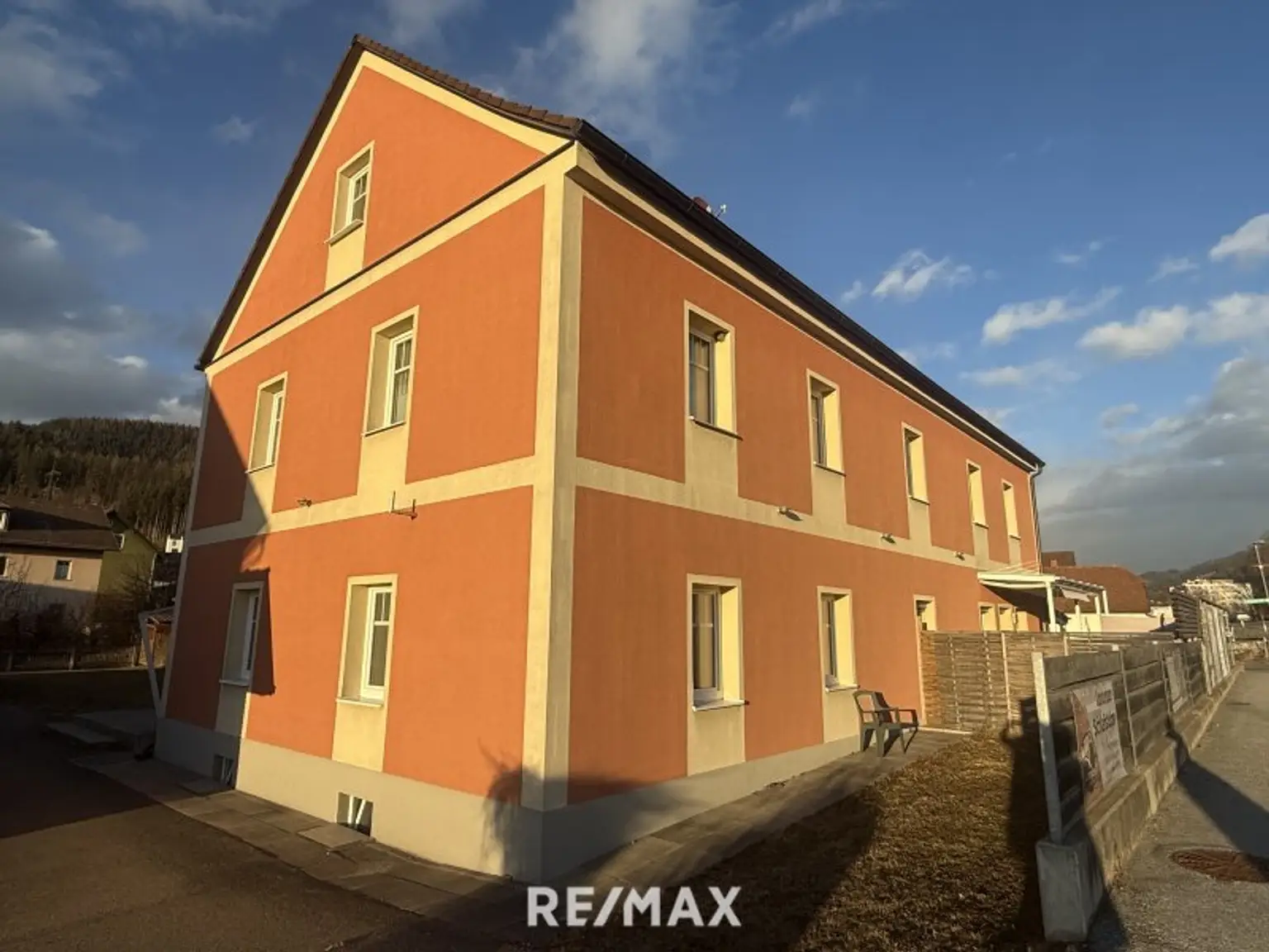 *** Top kernsaniertes 568m² Zinshaus in Kindberg – 5 Einheiten incl. Carports, voll vermietet, starke Renditechance! ***