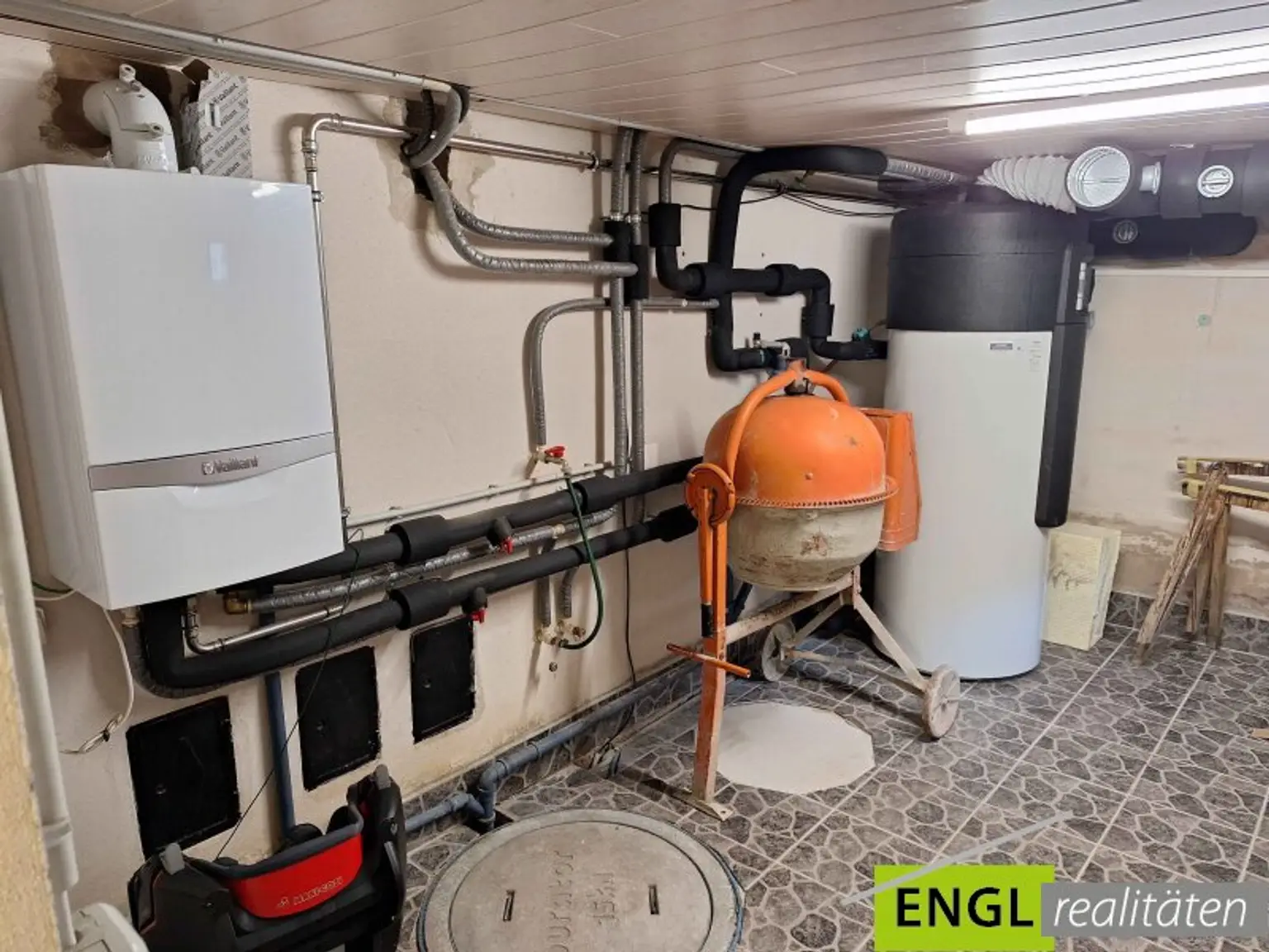 Heizraum- Gas + Luftwärmepumpe im Keller