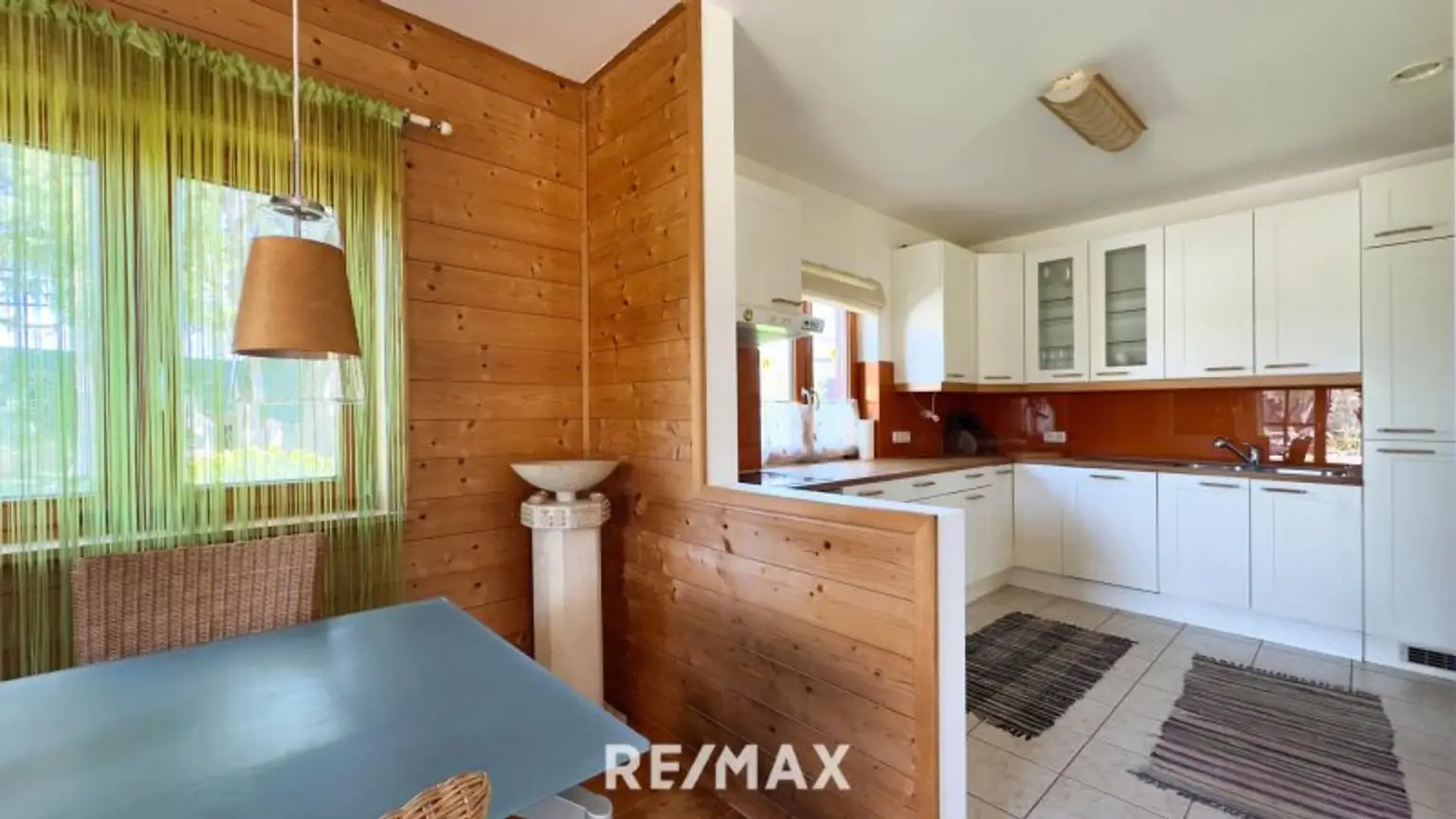 Essecke neben Küche