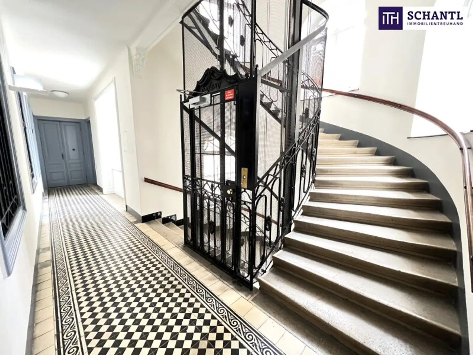 Da ist er – Ihr Wiener Wohntraum! Altbaujuwel im letzten Stock mit Balkon & Klima – jetzt zugreifen!