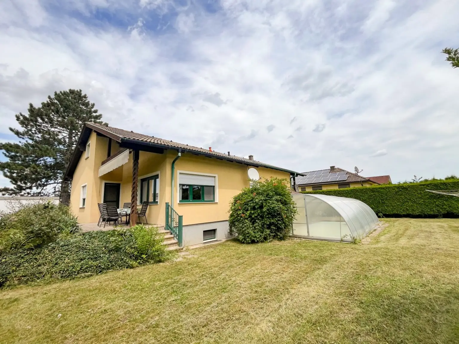 [06604] RESERVIERT - Landhaus - Garage - überdachter Pool - Gartenhaus mit Sauna