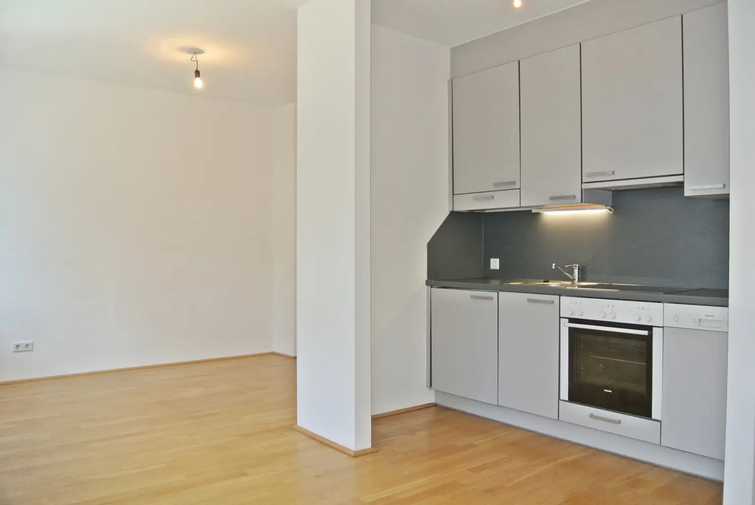 Moderne, toll gestaltete Einraumwohnung am Rennweg!