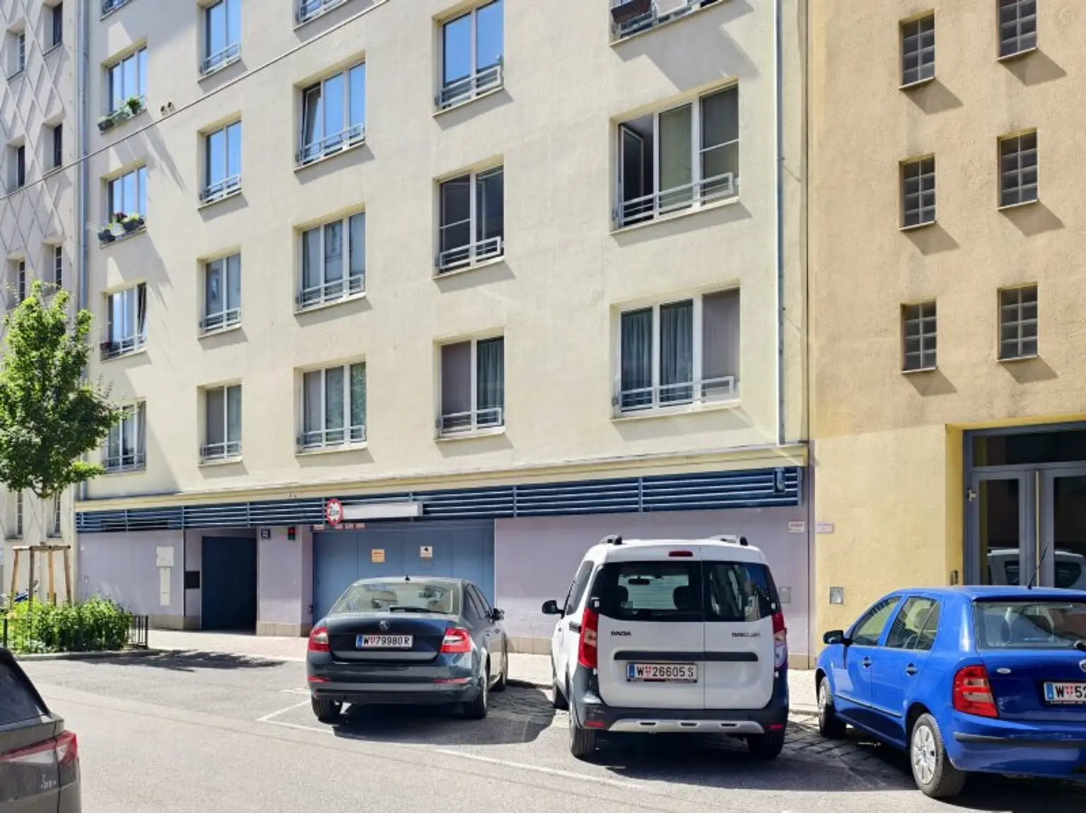 Außenansicht/Garageneinfahrt
