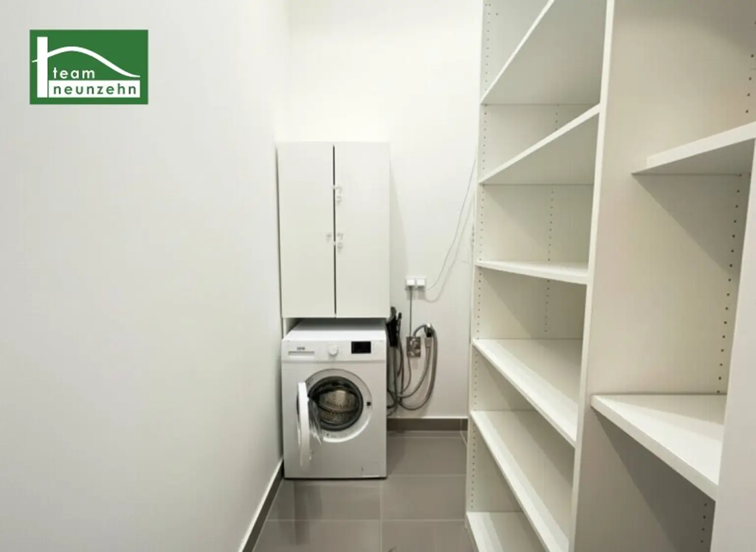 Traumhafte Wohnung in Ruhelage mit 2 Terrassen, Klimaanlage und hochwertiger Ausstattung! Nahe Straßenbahn, S-Bahn und vielen Geschäften!