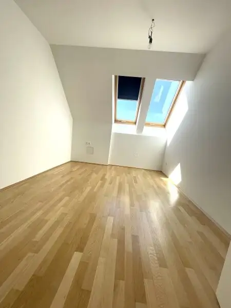 Sonnige 3,5-Zimmer Dachgeschoßwohnung mit Terrasse zu kaufen