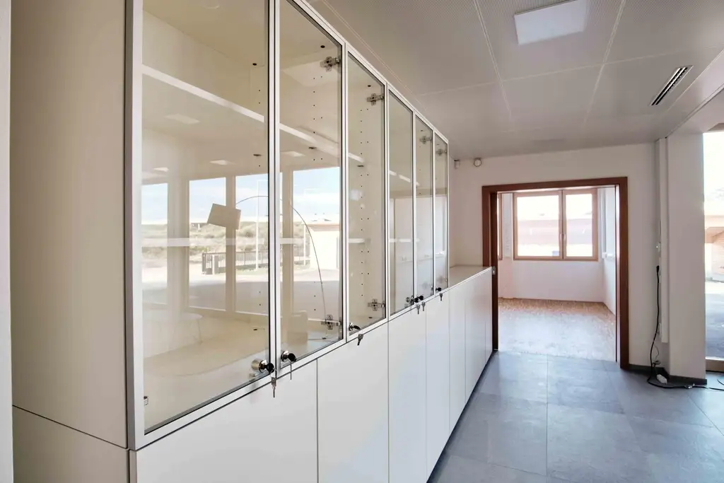 HI TECH BETRIEBSGEBÄUDE