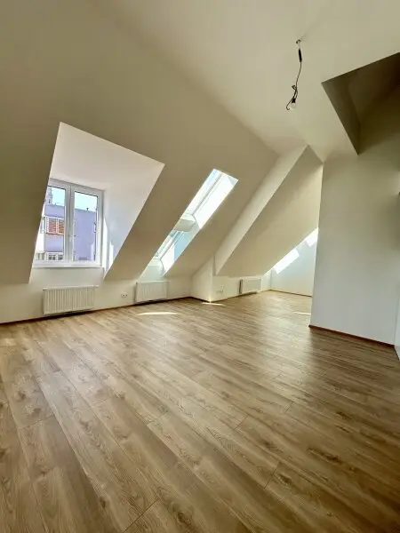 Luxuriöse Dachgeschoßwohnung in Klosterneuburg: Erstbezug mit Terrasse und Klimaanlage!