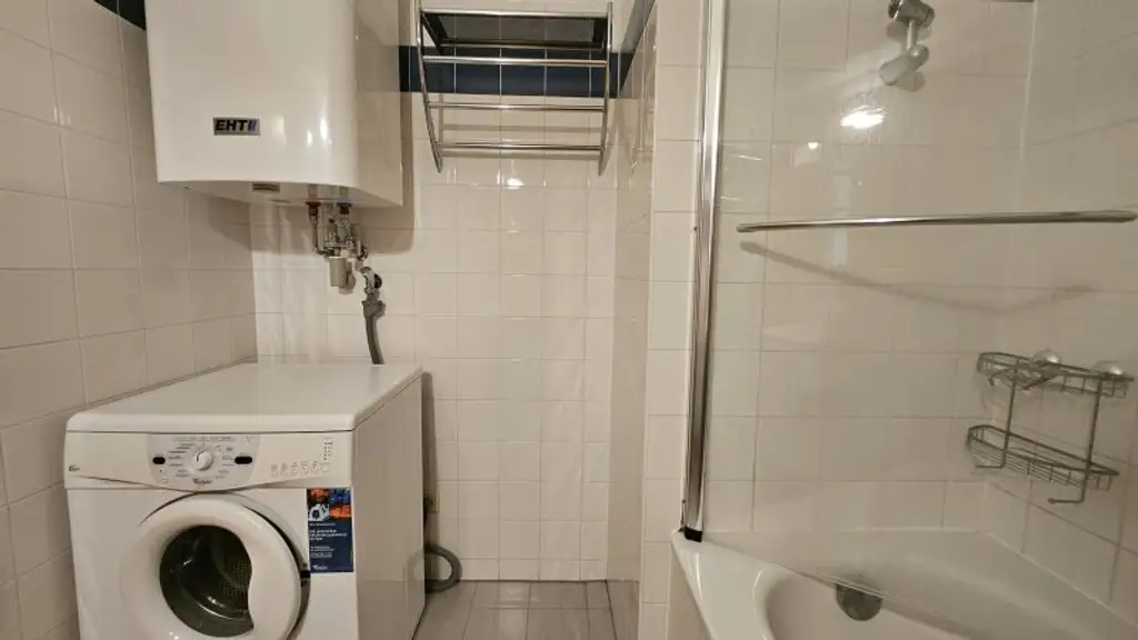 * 3 Zimmer * Wiener Stadtgrenze * Balkon/Loggia * KFZ Garagenplatz *